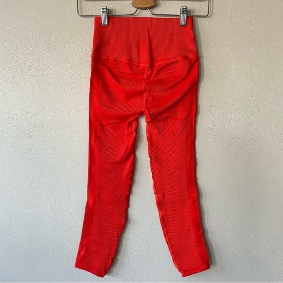 NWT Free People Movement Free Throw Leggings in Ripe Persimmon - Size: XS - Picture 3 of 6